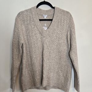 MINNIE ROSE NWT Cream V-Neck Cable Knit Rubbed Cuffs and Hem Sweater